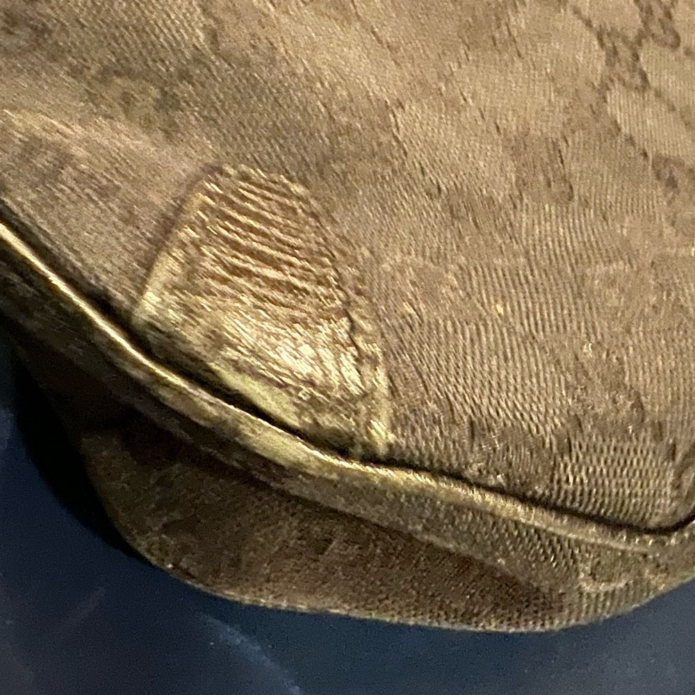 Gucci Black Classic Canvas GG Print Shoulder Bag - Picture 14 of 15